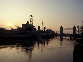 Themse und Tower Bridge